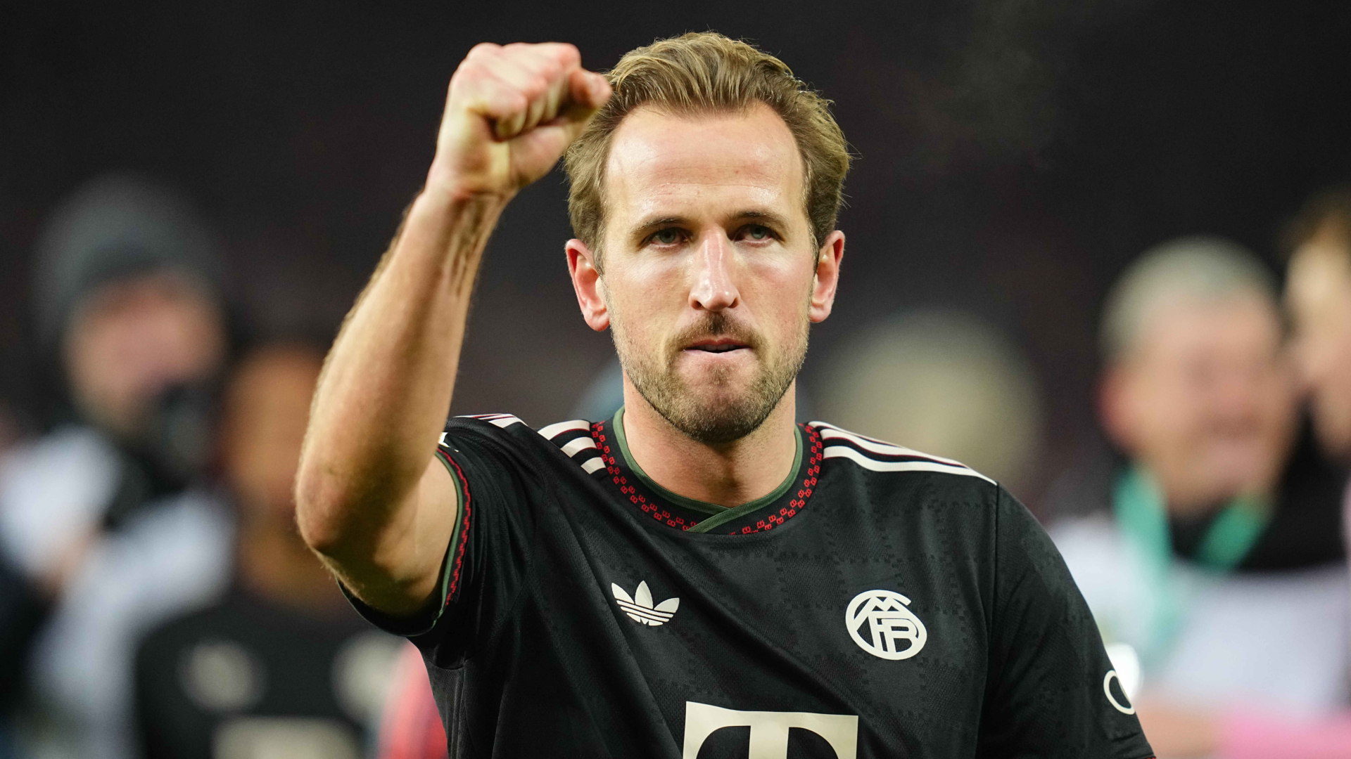 Kane targets Lewandowski record