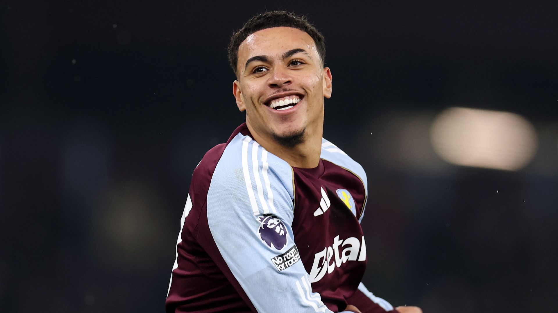 Rogers hails Villa team-mates