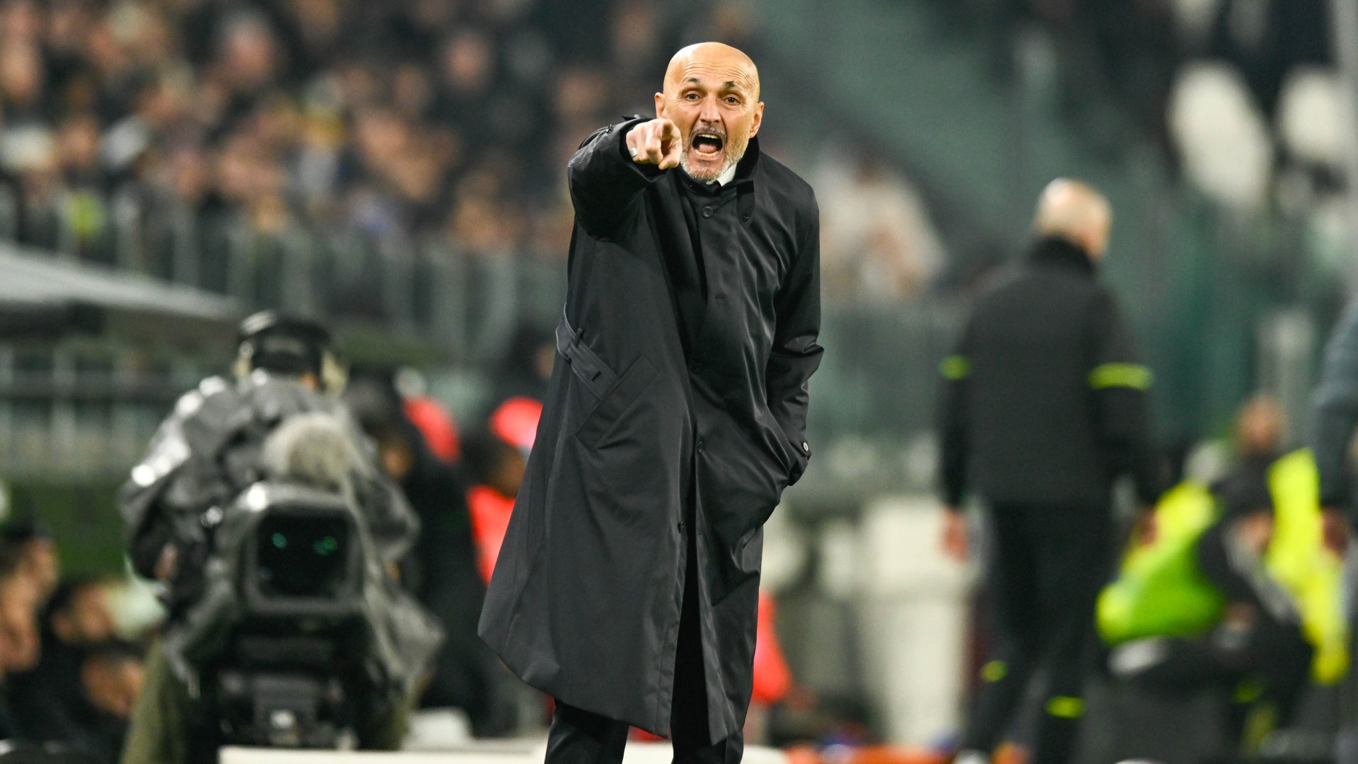 Juve need to 'live within pressure'