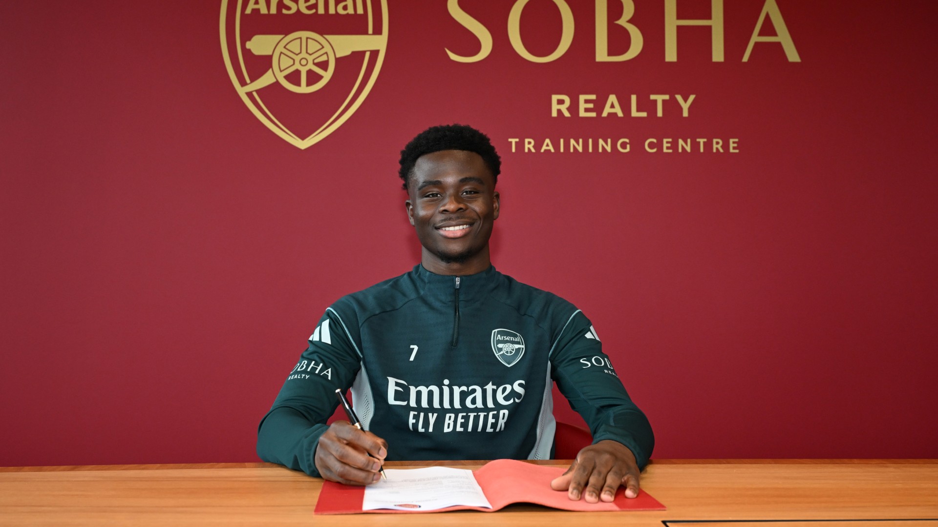 Saka signs new long-term deal