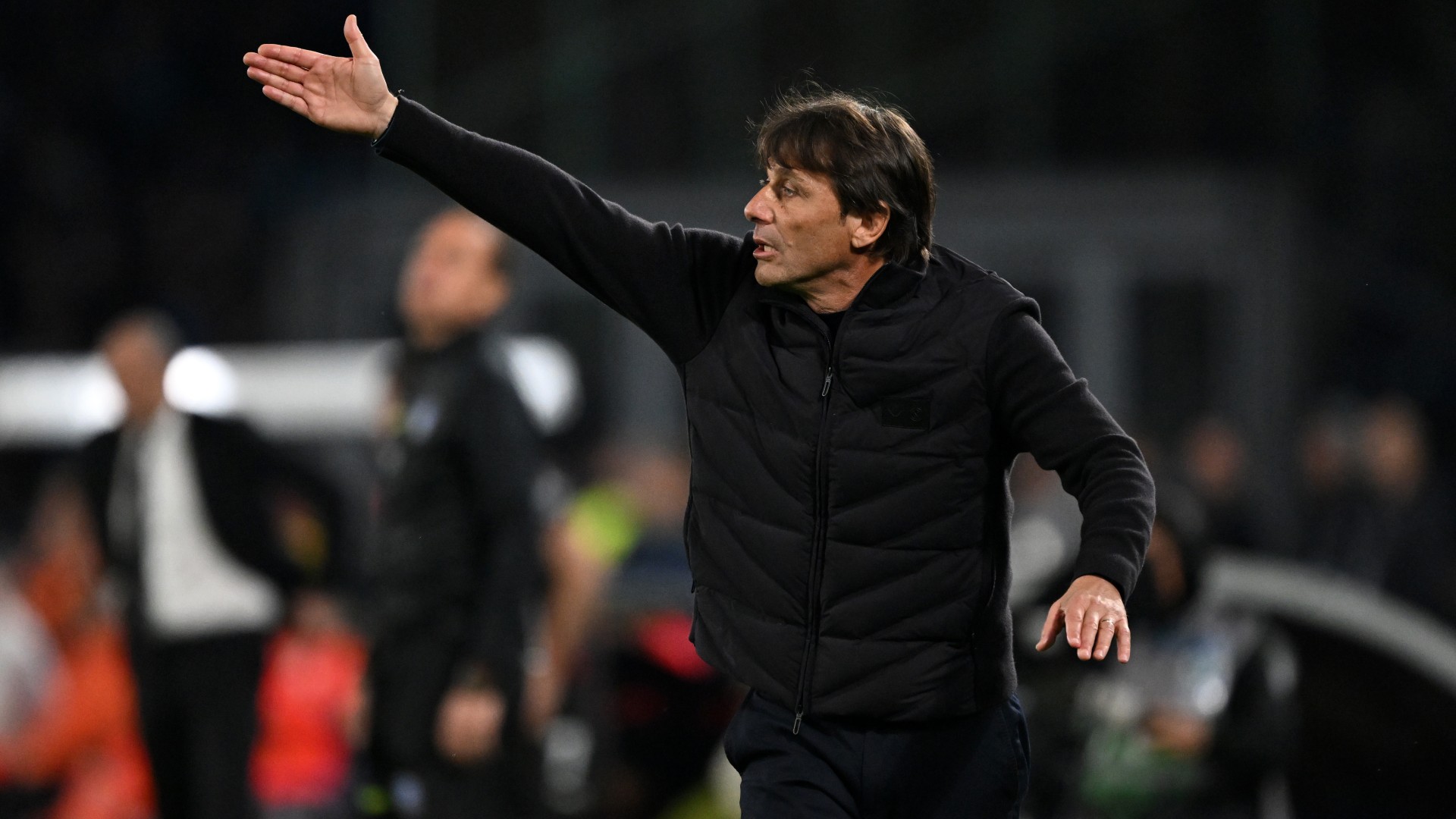 Napoli president expects Conte stay