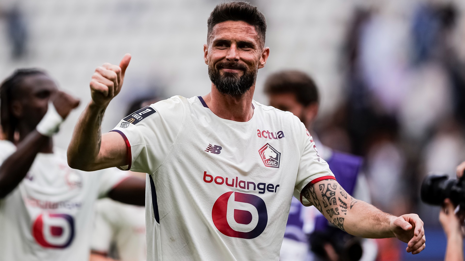 Giroud extends Lille contract