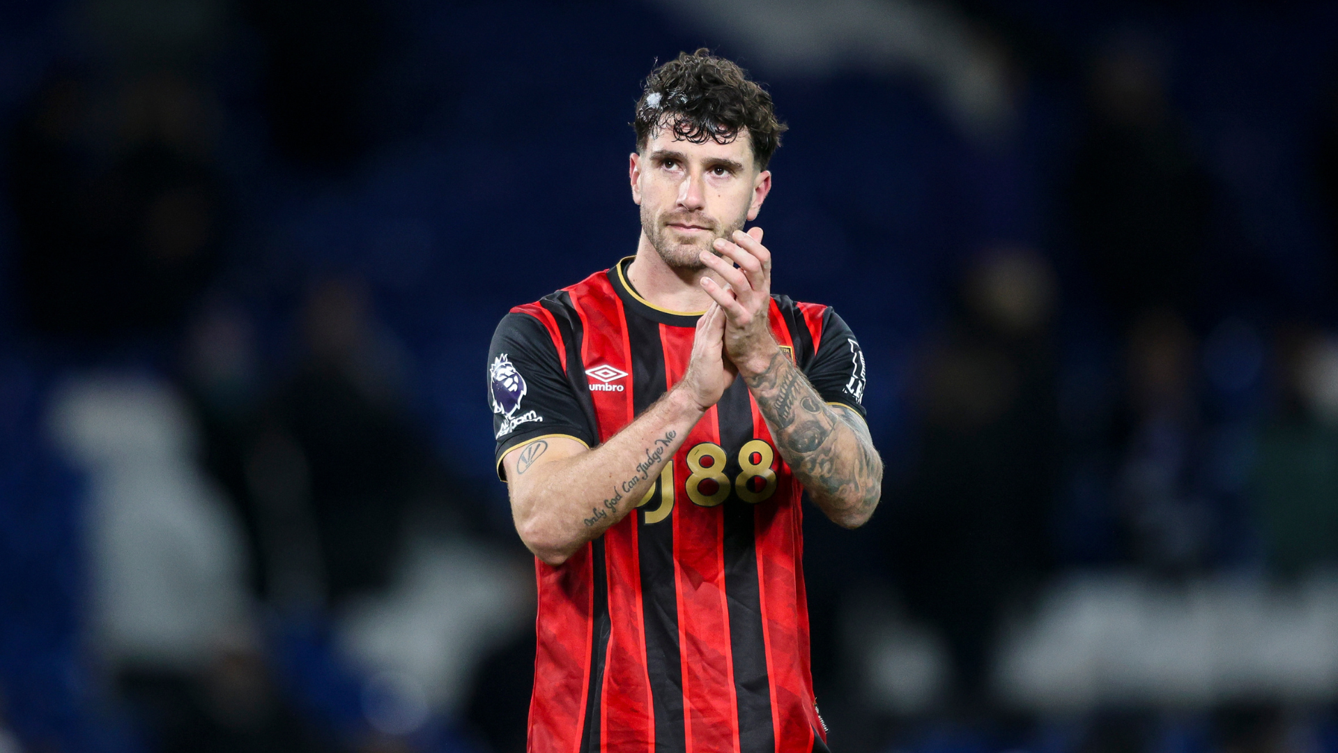 Senesi completes Spurs switch