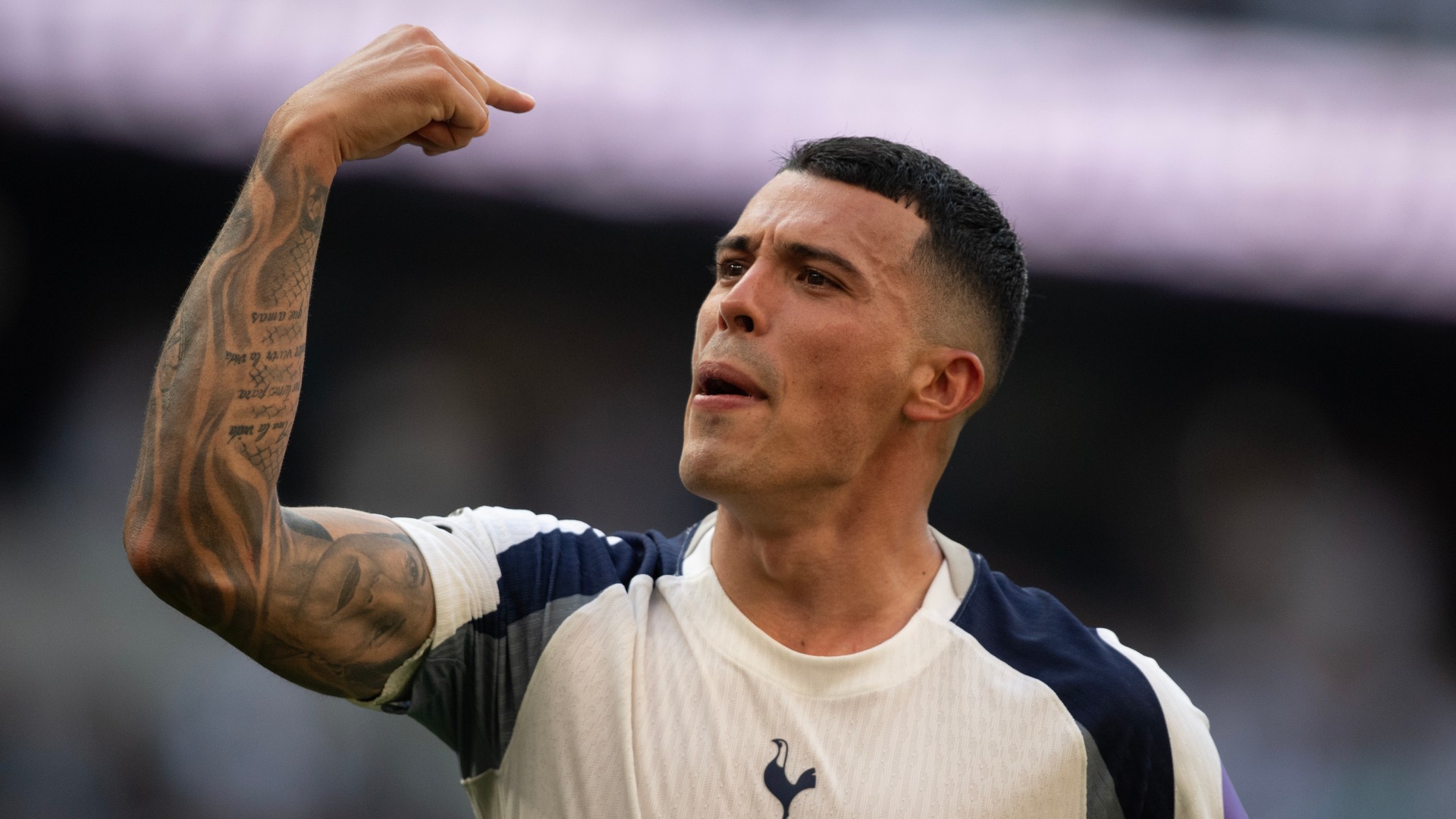 Porro signs new Spurs deal