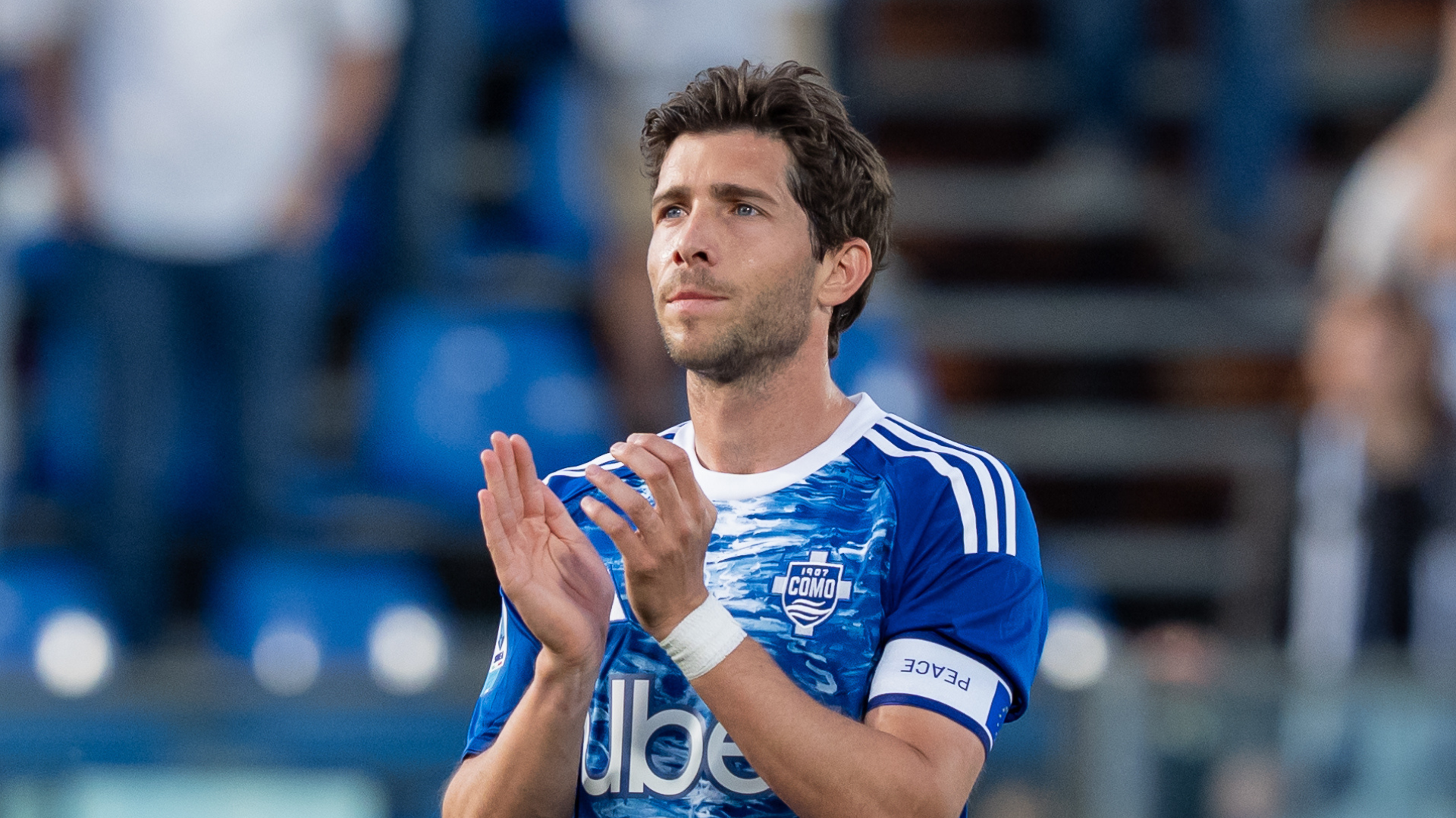 Roberto announces Como exit