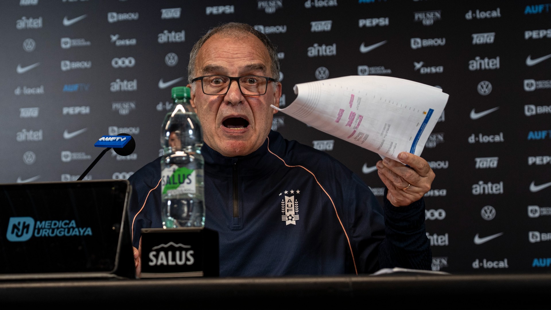 Bielsa resigns as Uruguay boss
