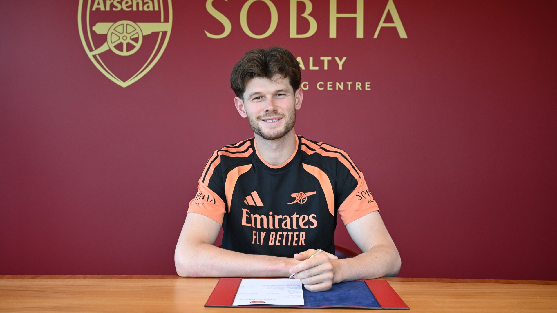 Arsenal sign goalkeeper Meslier