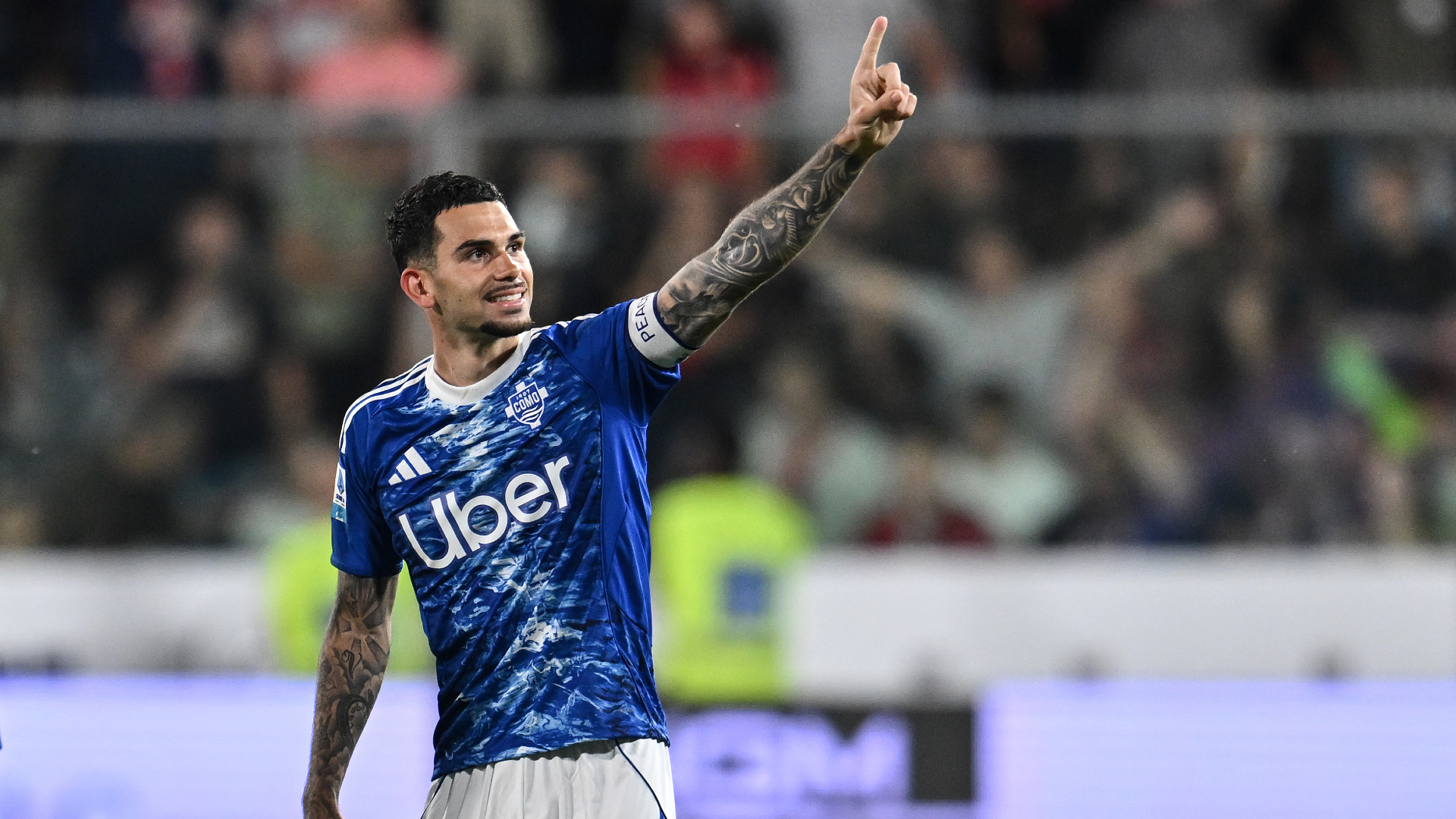 Como hand Da Cunha new contract