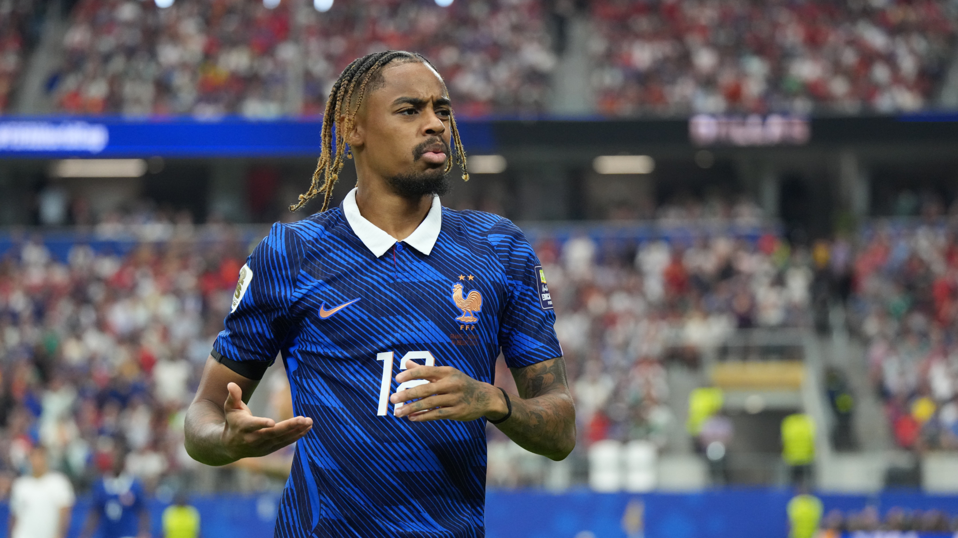 Barcola 'would not replace Salah'