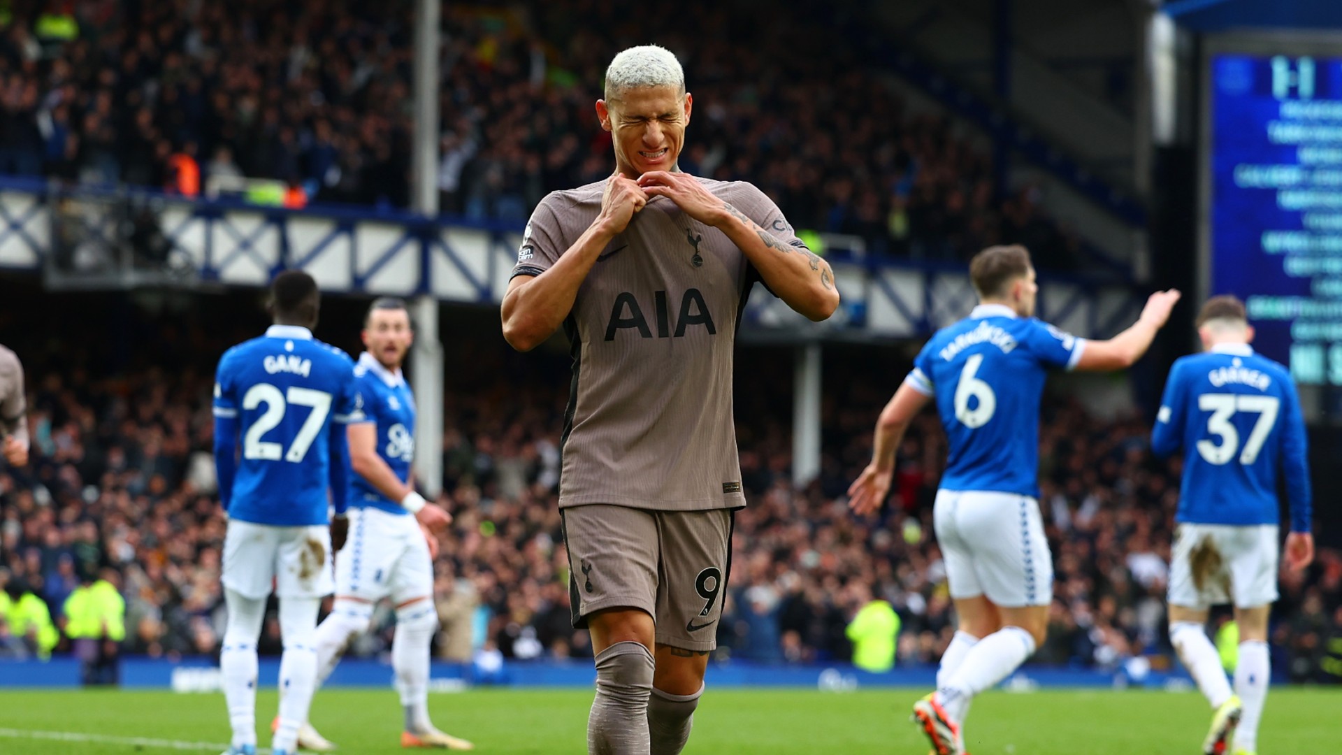 Richarlison hits out at Spurs