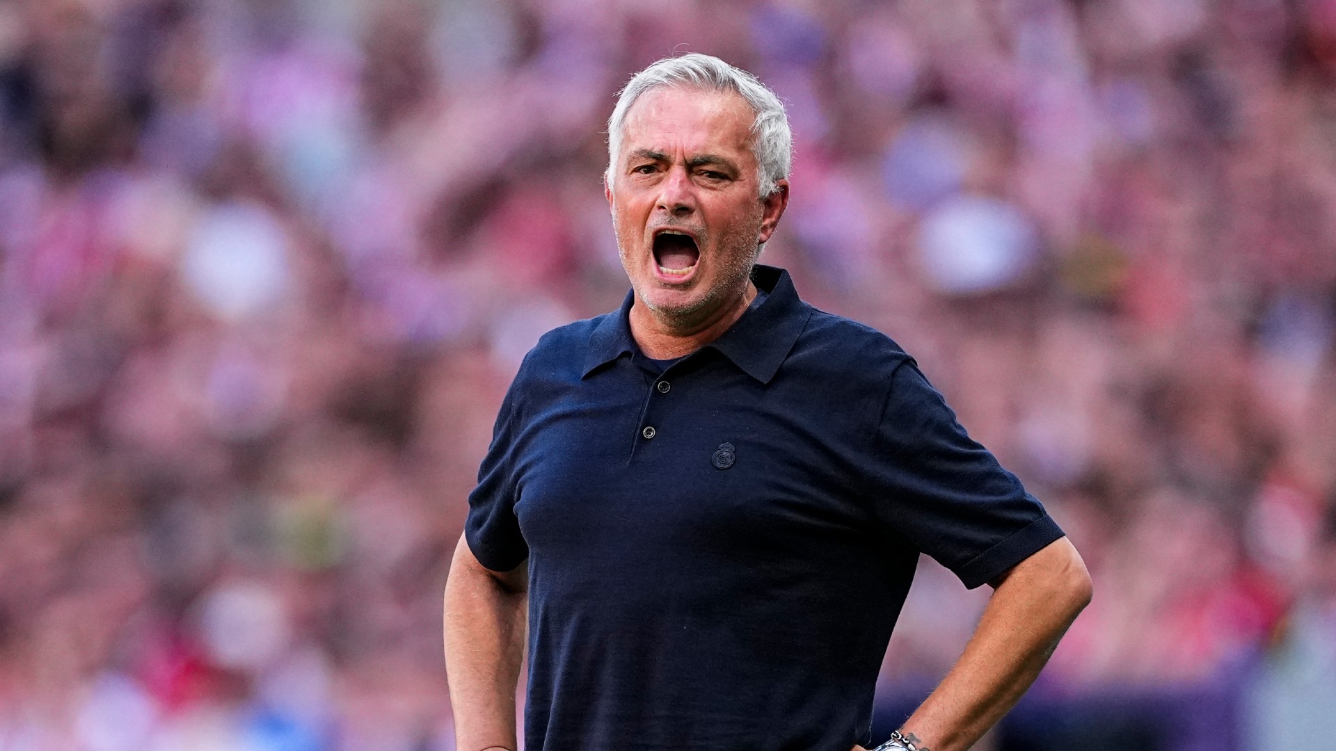Mourinho slams derby referee